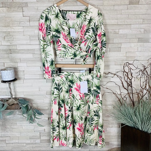Gal Meets Glam NWT 2-Piece Palm Leaf Wrap Dress - Picture 5 of 15